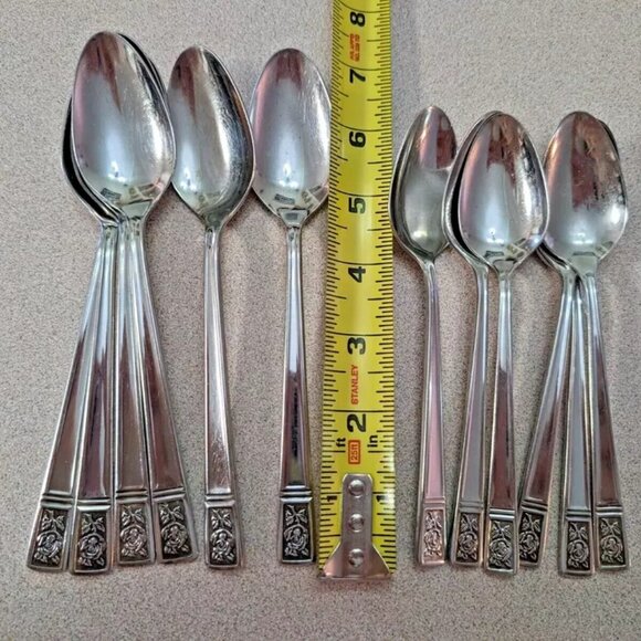 International Deluxe Vintage Rose 30 Piece Flatware Set - Picture 6 of 6